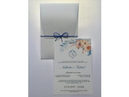 Convite envelope branco com floral azul e cordão